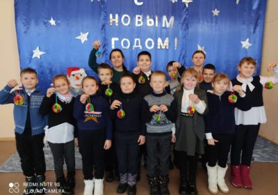 Мастер-класс по изготовлению новогодний игрушки из фоамирана.